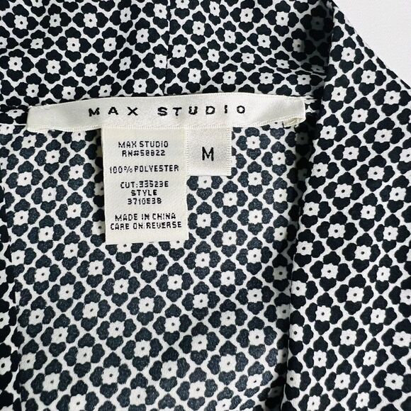 Max Studio Size Medium Long Sleeve Surplice Wrap Blouse Black White Clower 0660 - Picture 11 of 12